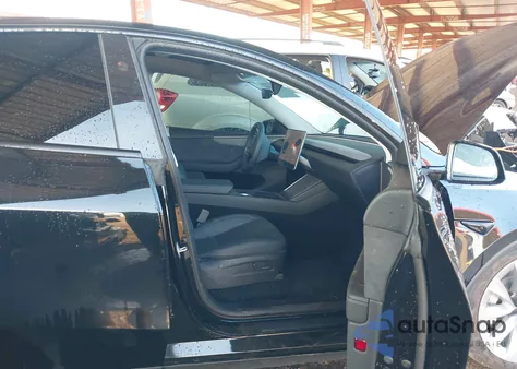 2026 Tesla Model Y Long Range Dual Motor All-Wheel Drive/Long Range Launch Series from USA, damaged, VIN 7SAYGDEE8TF374259